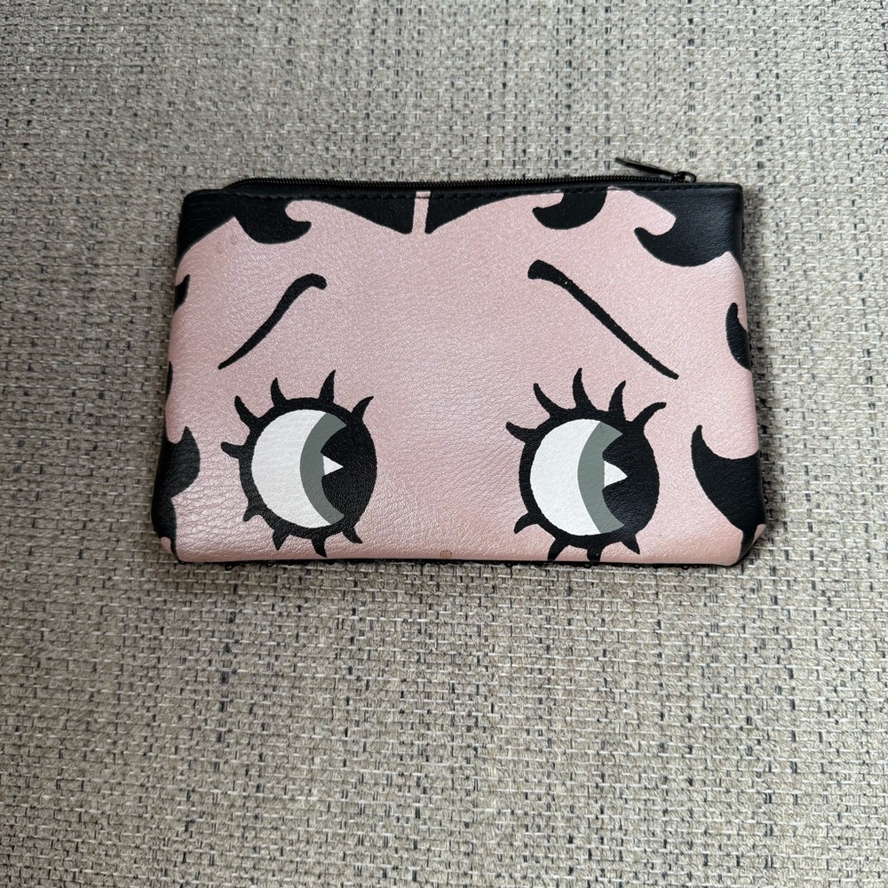 Betty Boop Black Heart Zipper Pouch NWOT